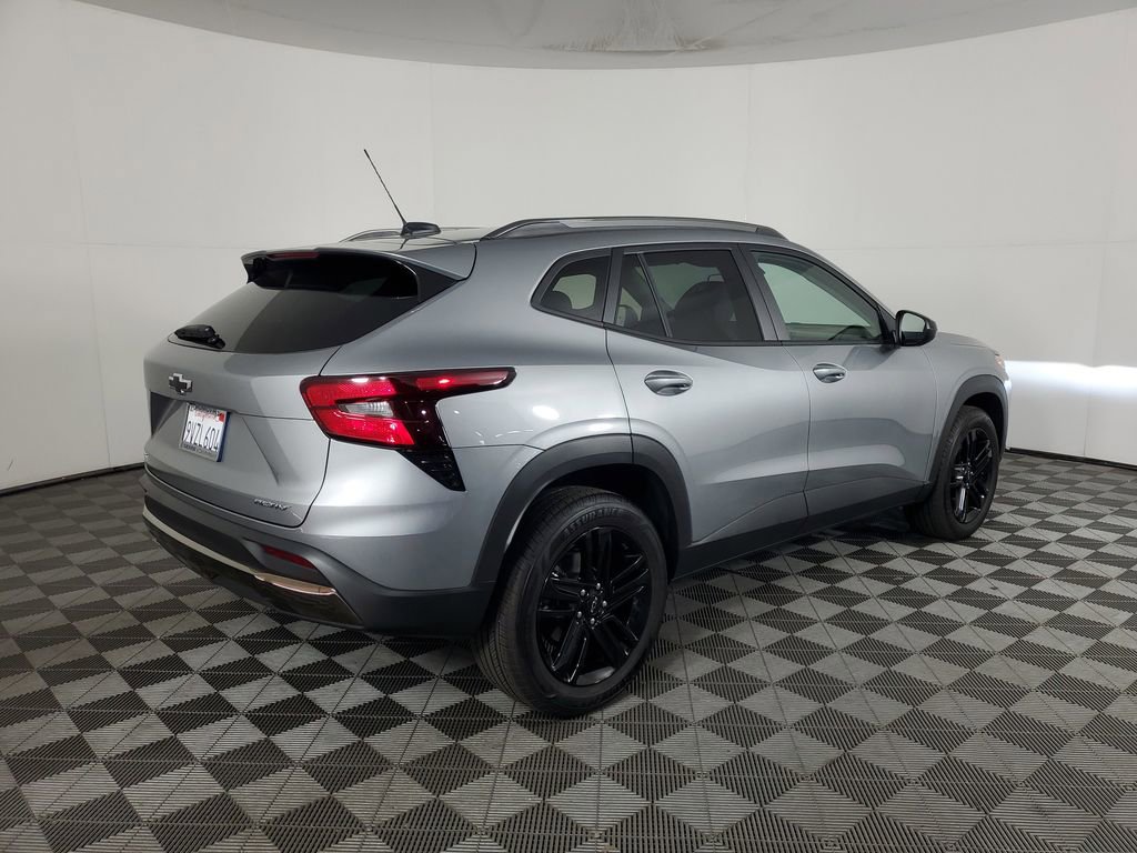 Used 2026 Chevrolet Trax ACTIV image 4