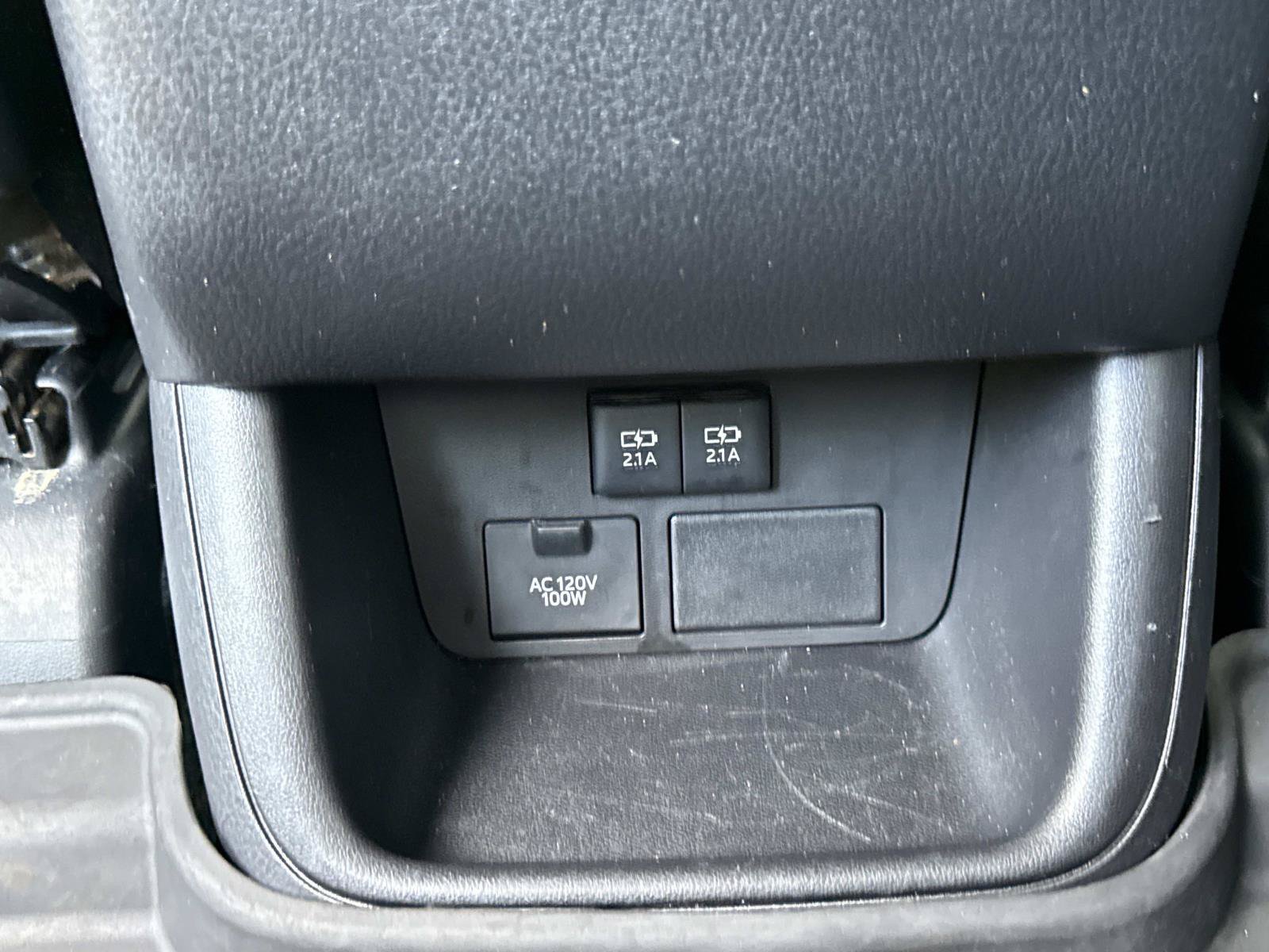 Used 2019 Toyota Highlander XLE AWD/4WD image 34