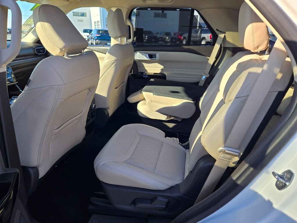 Used 2021 Ford Explorer Platinum w/ Equipment Group 601A image 22