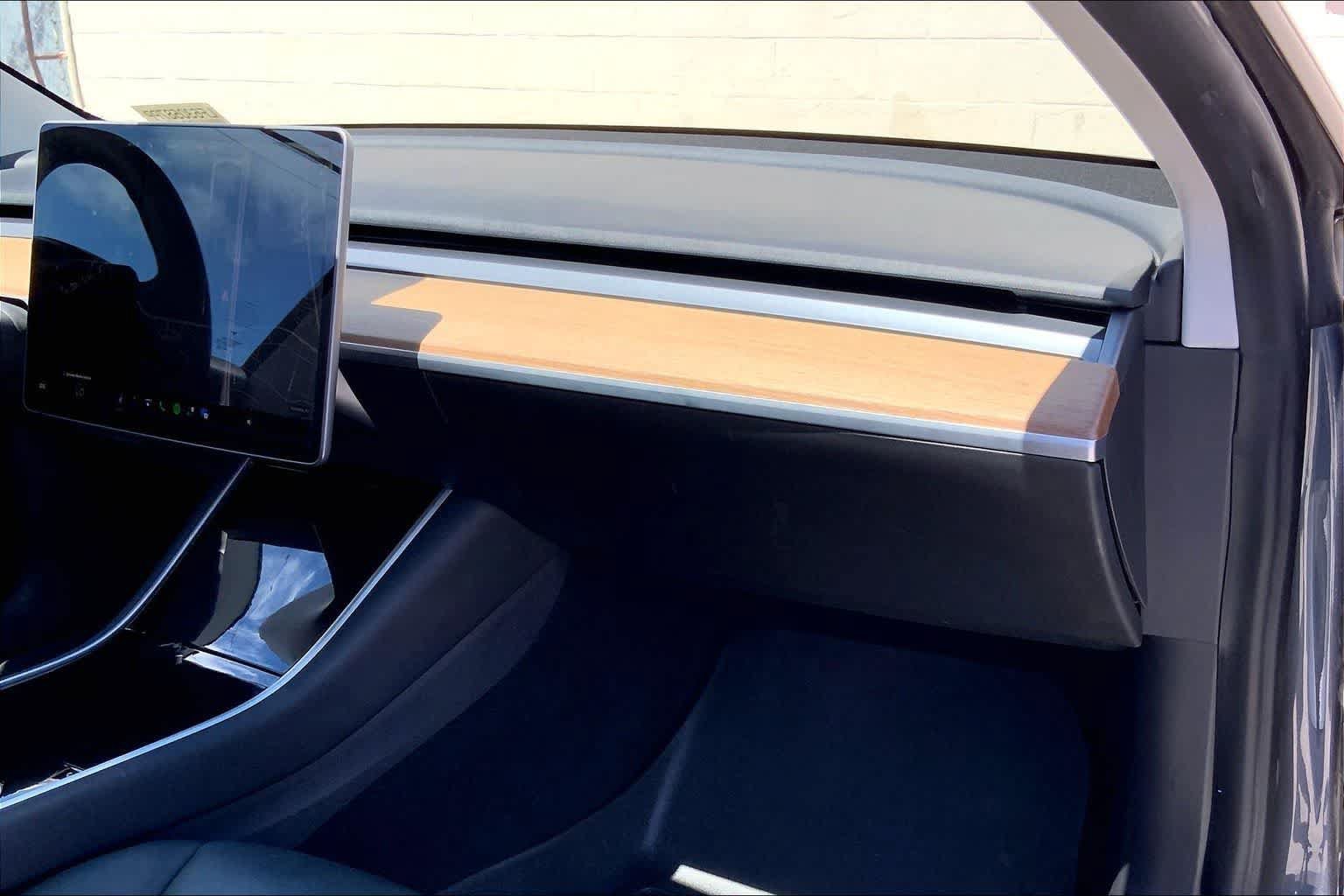 Used 2020 Tesla Model 3 Standard Range Plus RWD image 23