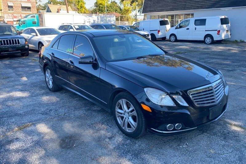 Used 2010 Mercedes-Benz E 350 4MATIC Sedan image 6