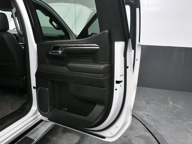 Used 2023 Chevrolet Silverado 1500 LTZ AWD/4WD image 12