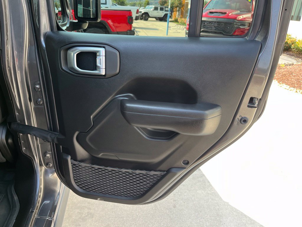 Used 2023 Jeep Gladiator Sport AWD/4WD image 26