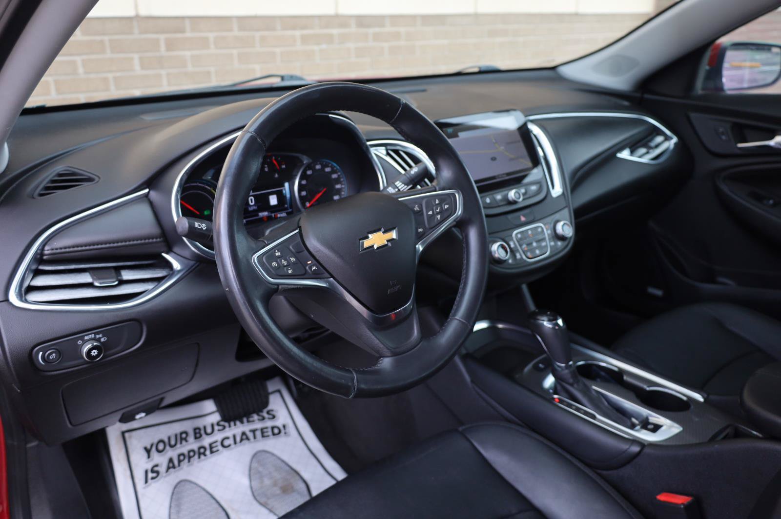 Used 2018 Chevrolet Malibu Hybrid w/ Leather Package FWD image 12