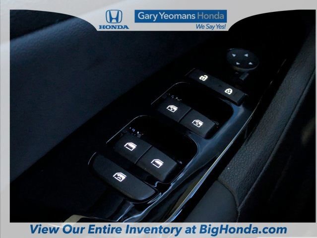 Used 2025 Kia Sportage EX w/ Premium Package image 29