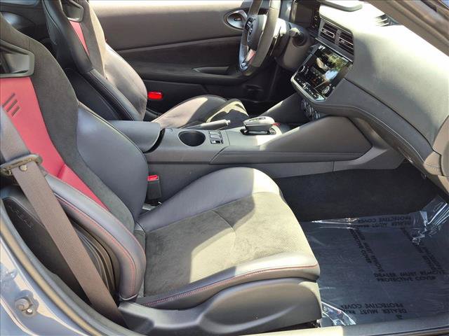 Certified 2024 Nissan Z Performance w/ Floor Mat Package RWD image 19