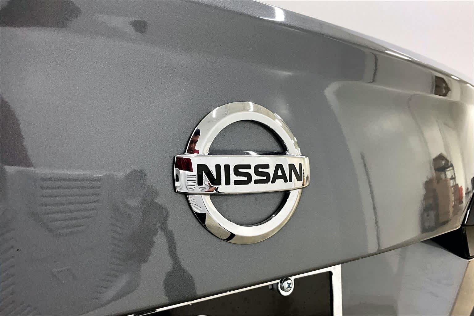 Used 2021 Nissan Versa S FWD image 30