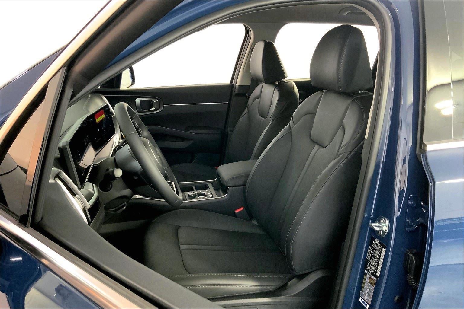 New 2025 Kia Sorento S FWD image 9