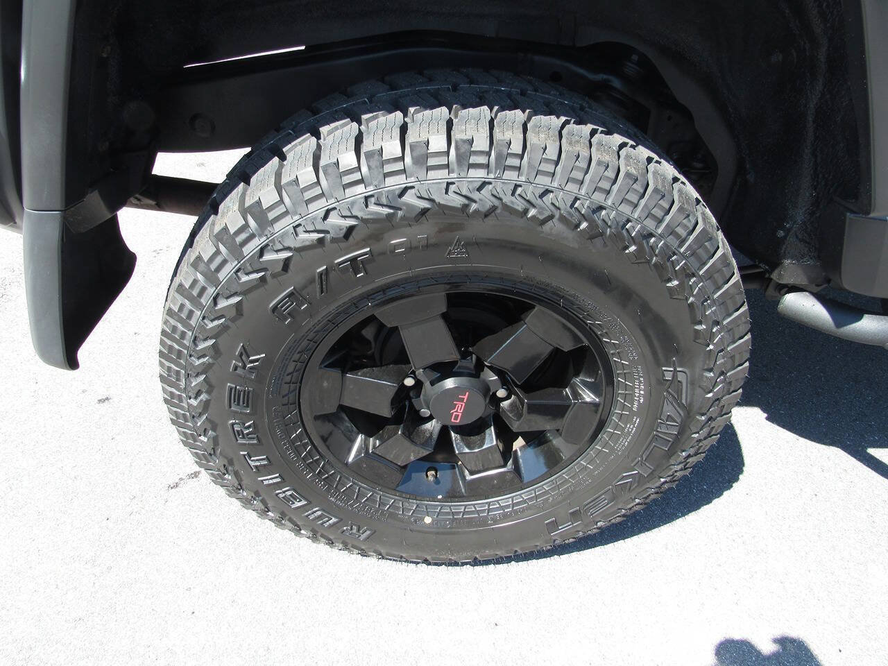Used 2014 Toyota FJ Cruiser 4WD w/ Upgrade Package image 15