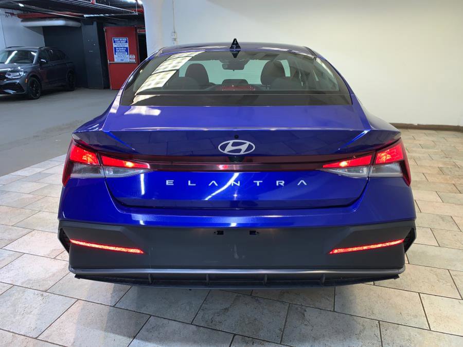Used 2024 Hyundai Elantra SEL image 6