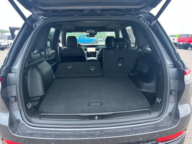 New 2025 Jeep Grand Cherokee Limited w/ Luxury Tech Group II image 41