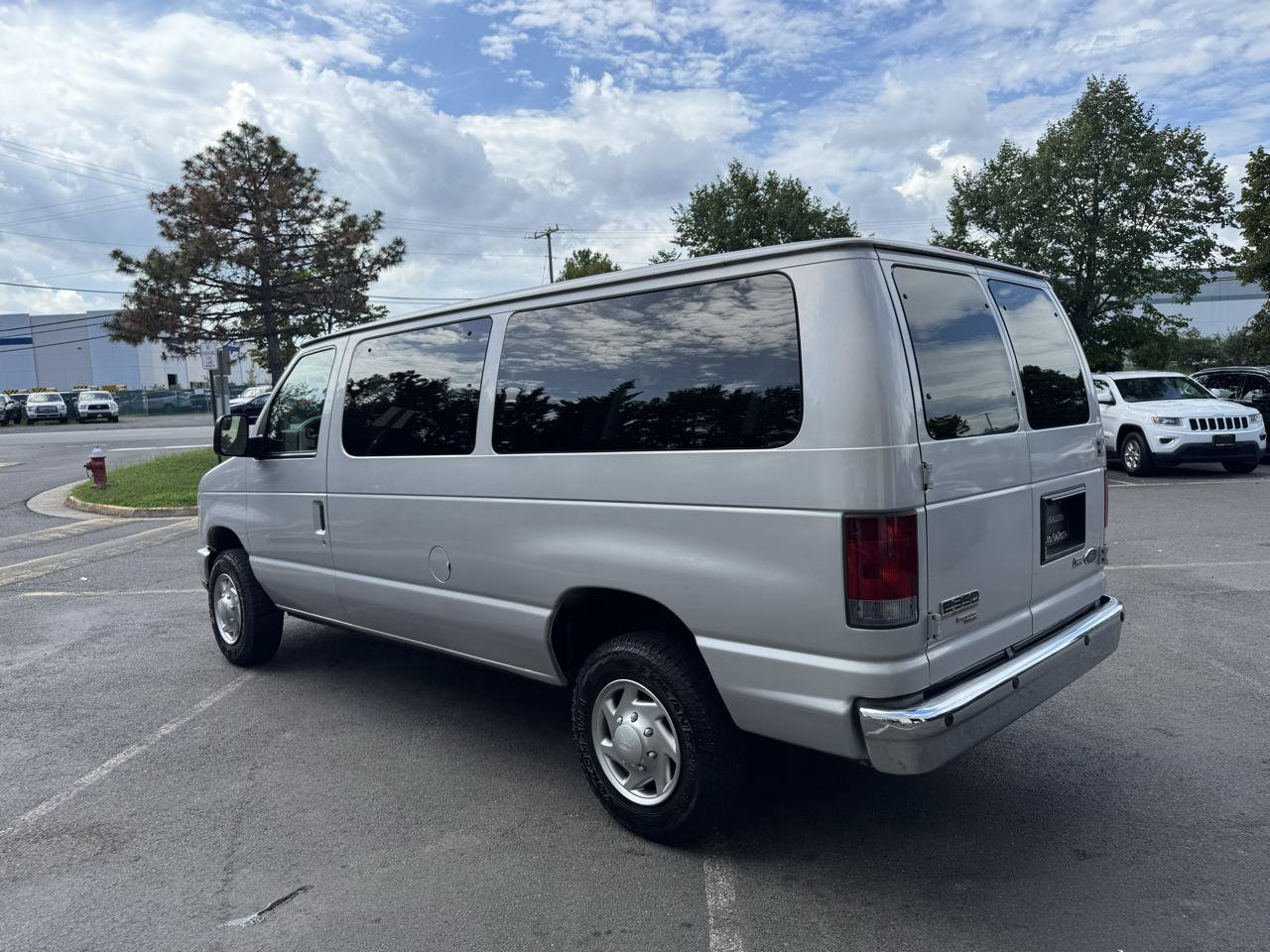 Used 2013 Ford E-350 and Econoline 350 XLT RWD image 23