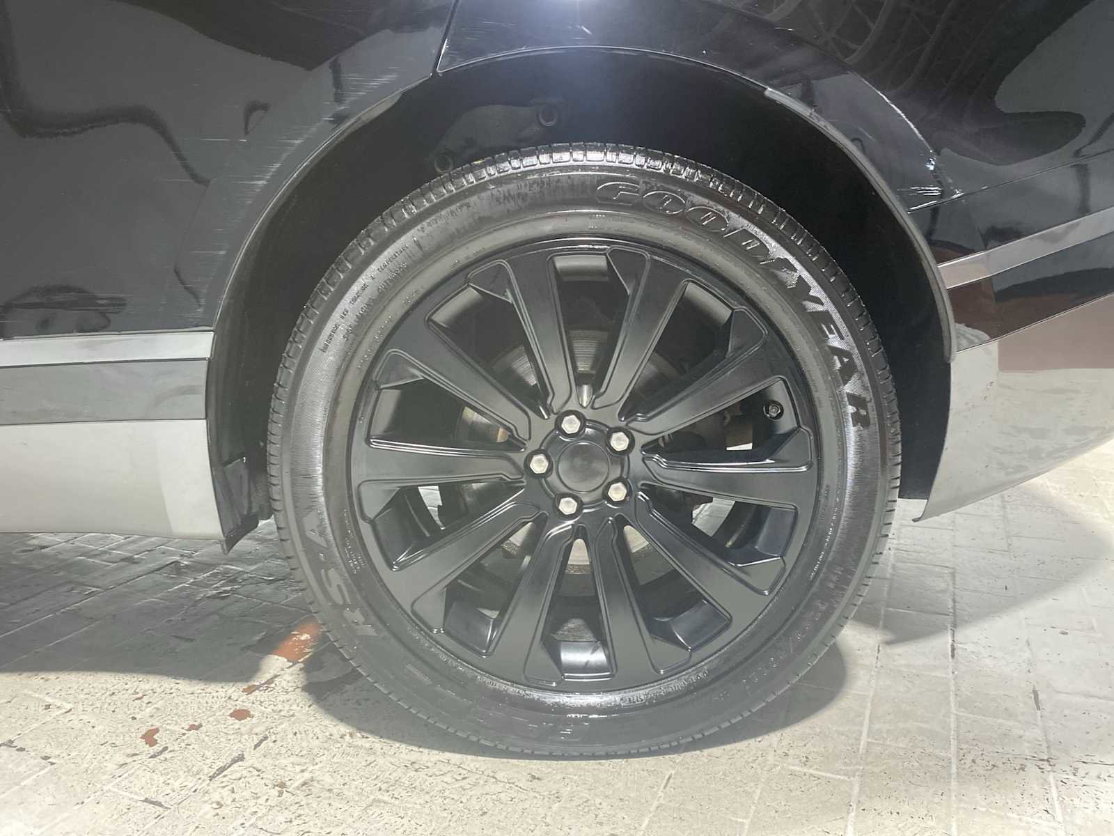 Used 2018 Land Rover Range Rover Velar S image 8