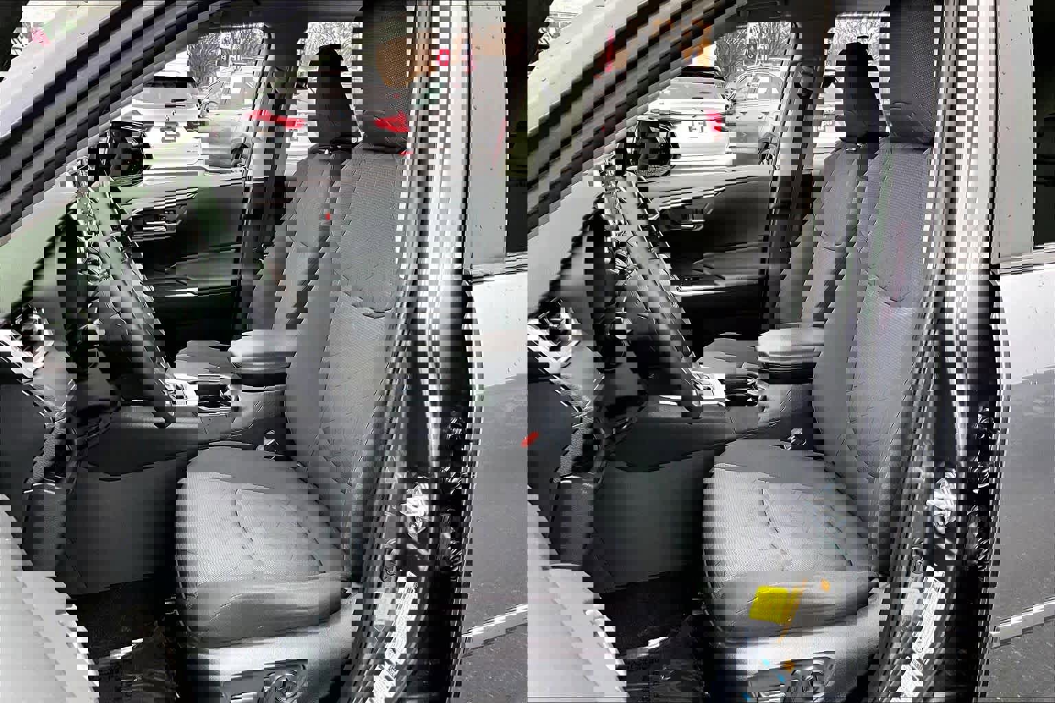 Used 2020 Toyota RAV4 XLE w/ Convenience Package image 7