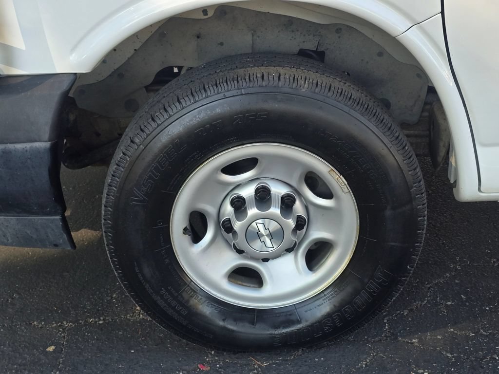 Used 2017 Chevrolet Express 2500 LS RWD image 10
