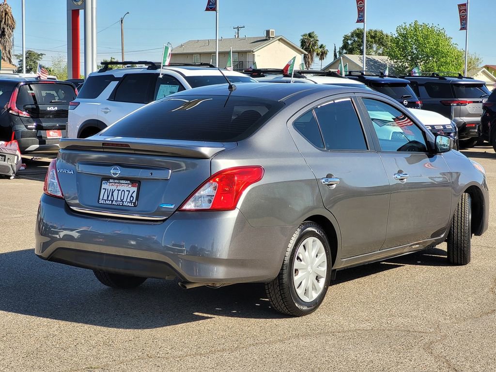 Used 2016 Nissan Versa SV image 5