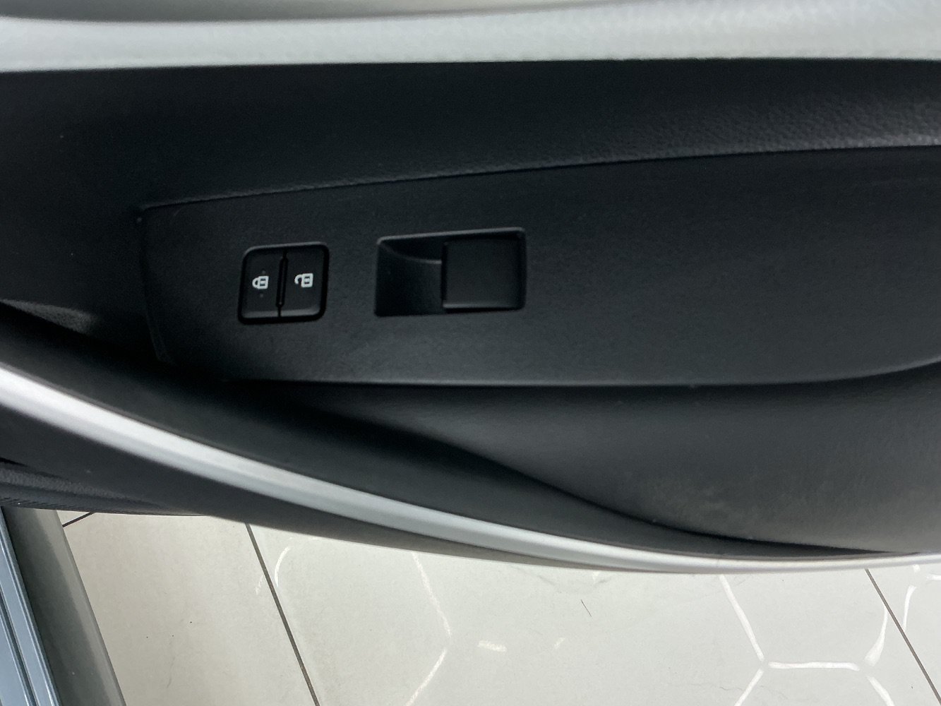 Used 2020 Toyota Corolla SE FWD image 39