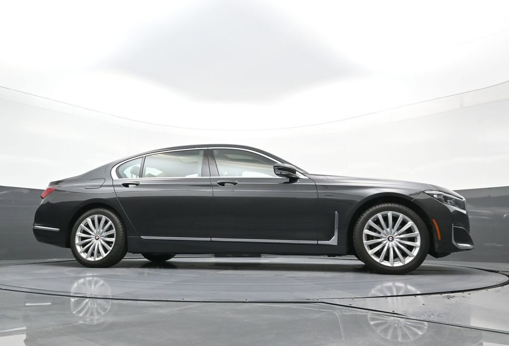 Used 2022 BMW 740i xDrive w/ Premium Package image 21