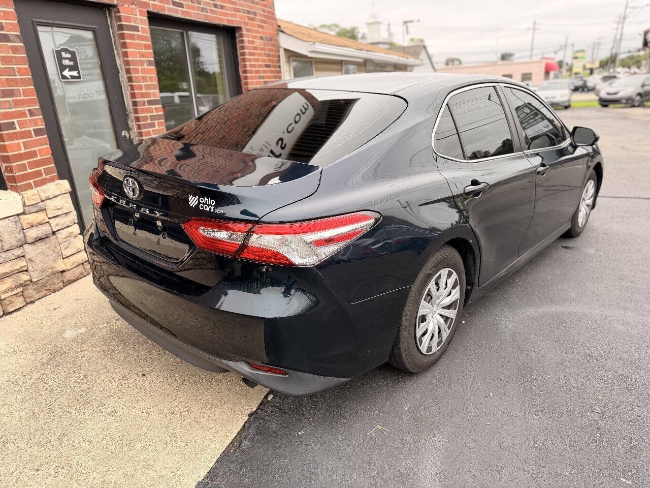 Used 2018 Toyota Camry FWD image 7