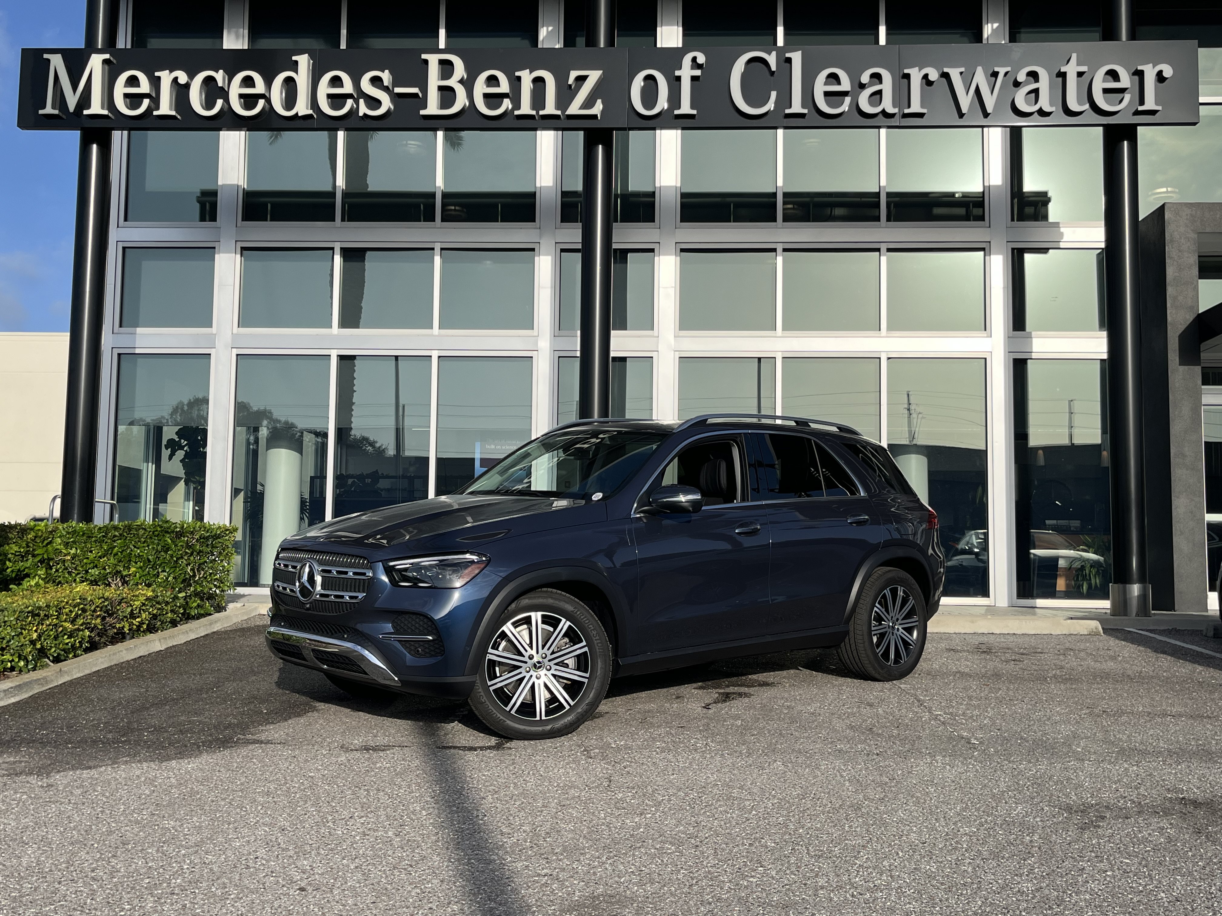 New 2026 Mercedes-Benz GLE 450e 4MATIC image 1