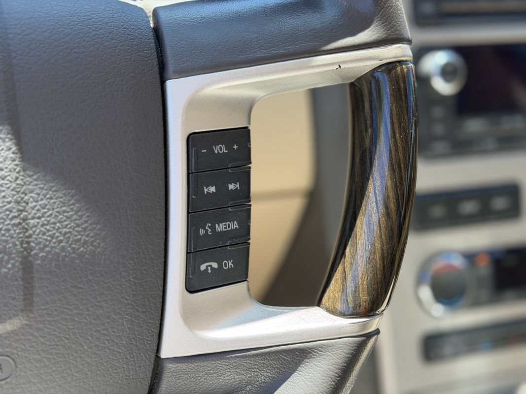 Used 2008 Lincoln MKX AWD image 13