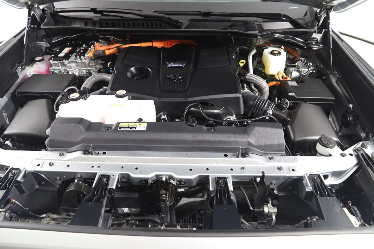 Used 2025 Toyota Tundra Limited AWD/4WD image 51