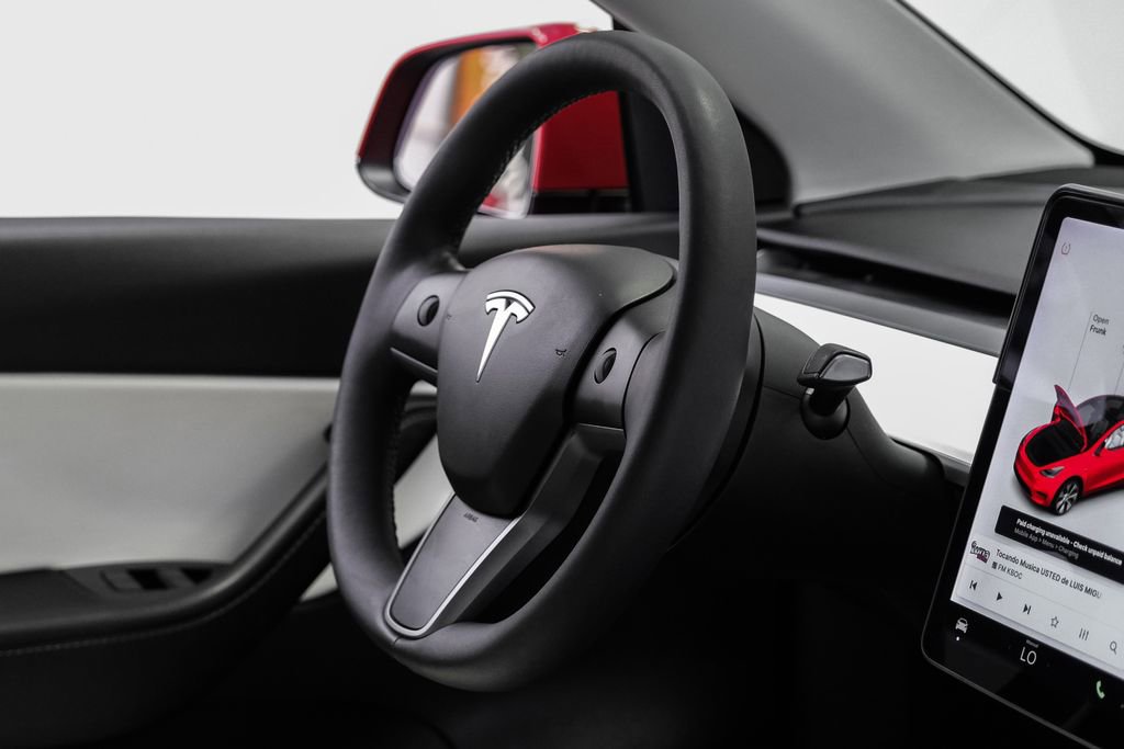 Used 2021 Tesla Model Y Long Range AWD/4WD image 16