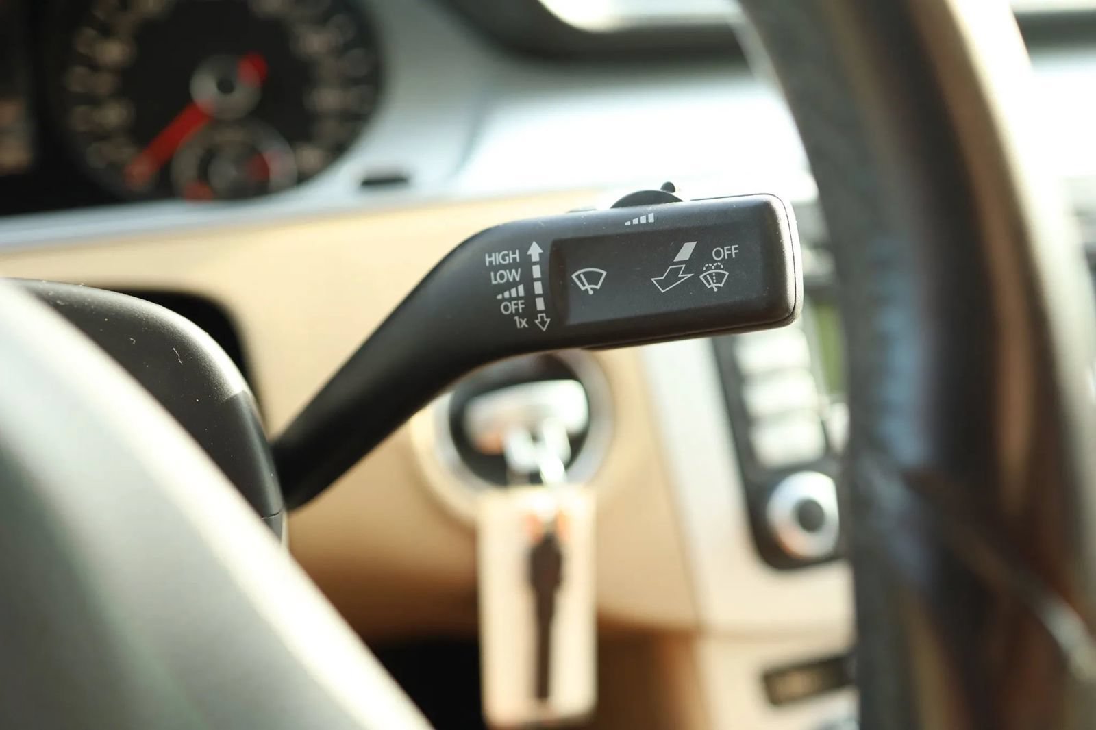 Used 2013 Volkswagen CC R-Line FWD image 26