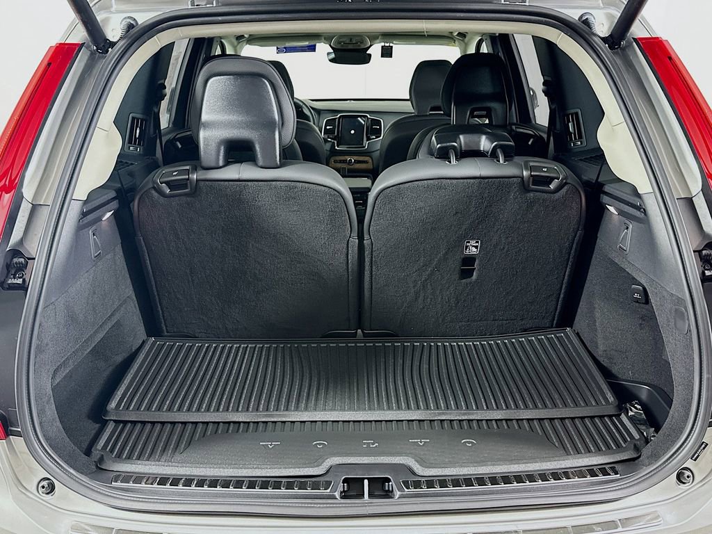 Used 2025 Volvo XC90 T8 Plus w/ Protection Package Premier image 16