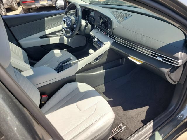 New 2026 Hyundai Elantra SEL Sport FWD image 20