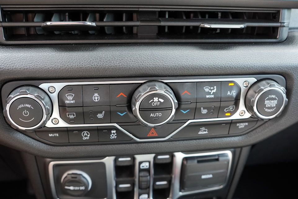 Certified 2024 Jeep Wrangler Sport S image 23