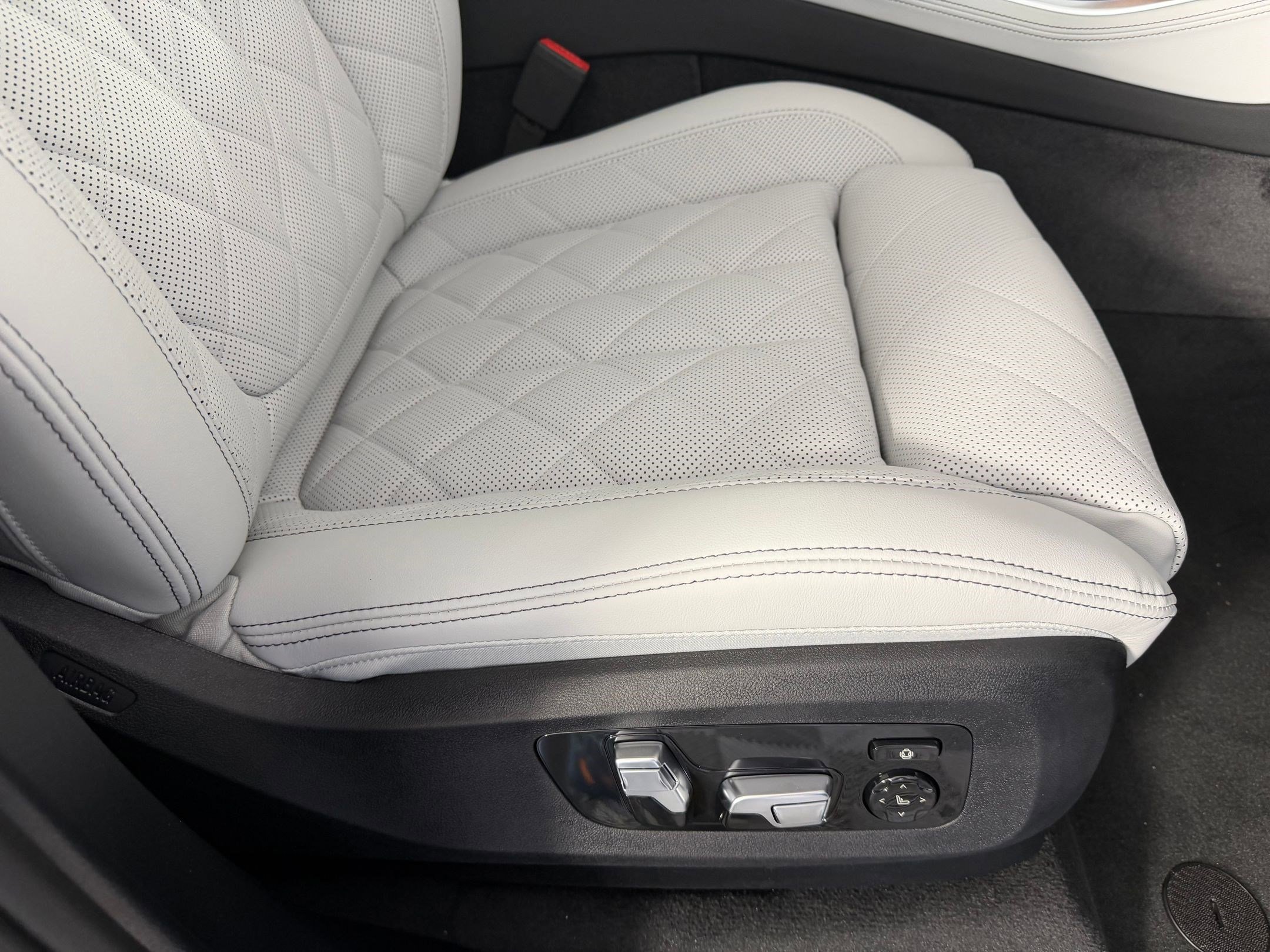 New 2026 BMW X5 xDrive50e image 34