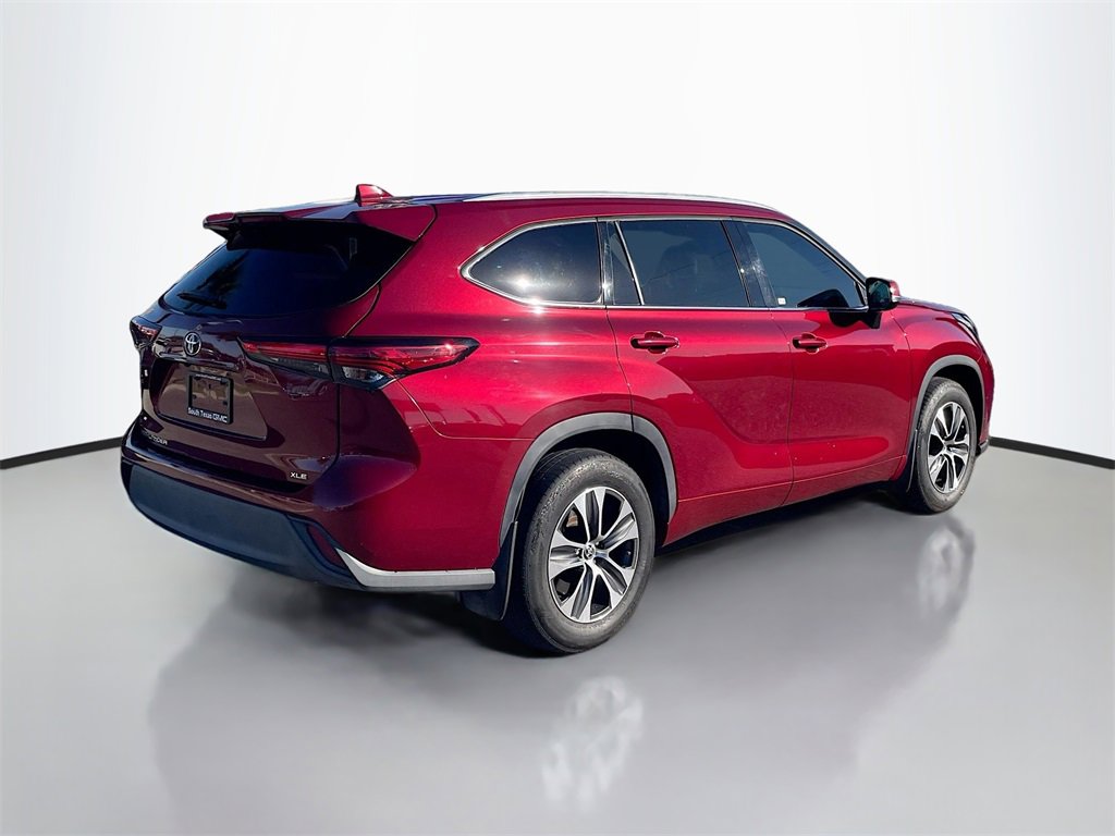 Used 2021 Toyota Highlander XLE image 7