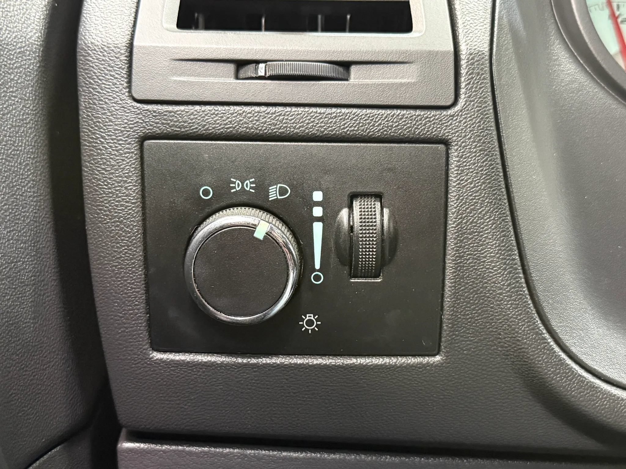 Used 2014 Dodge Challenger SRT8 Core RWD image 28