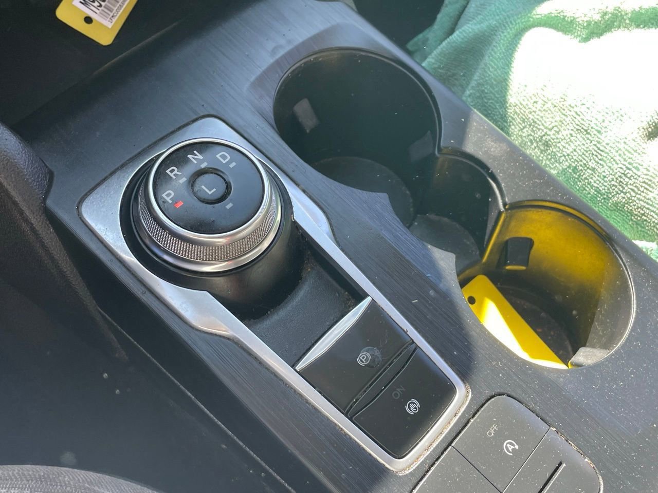 Used 2022 Ford Escape SE image 5