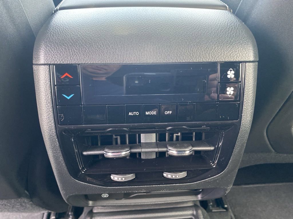 New 2025 Jeep Grand Cherokee L Altitude image 21