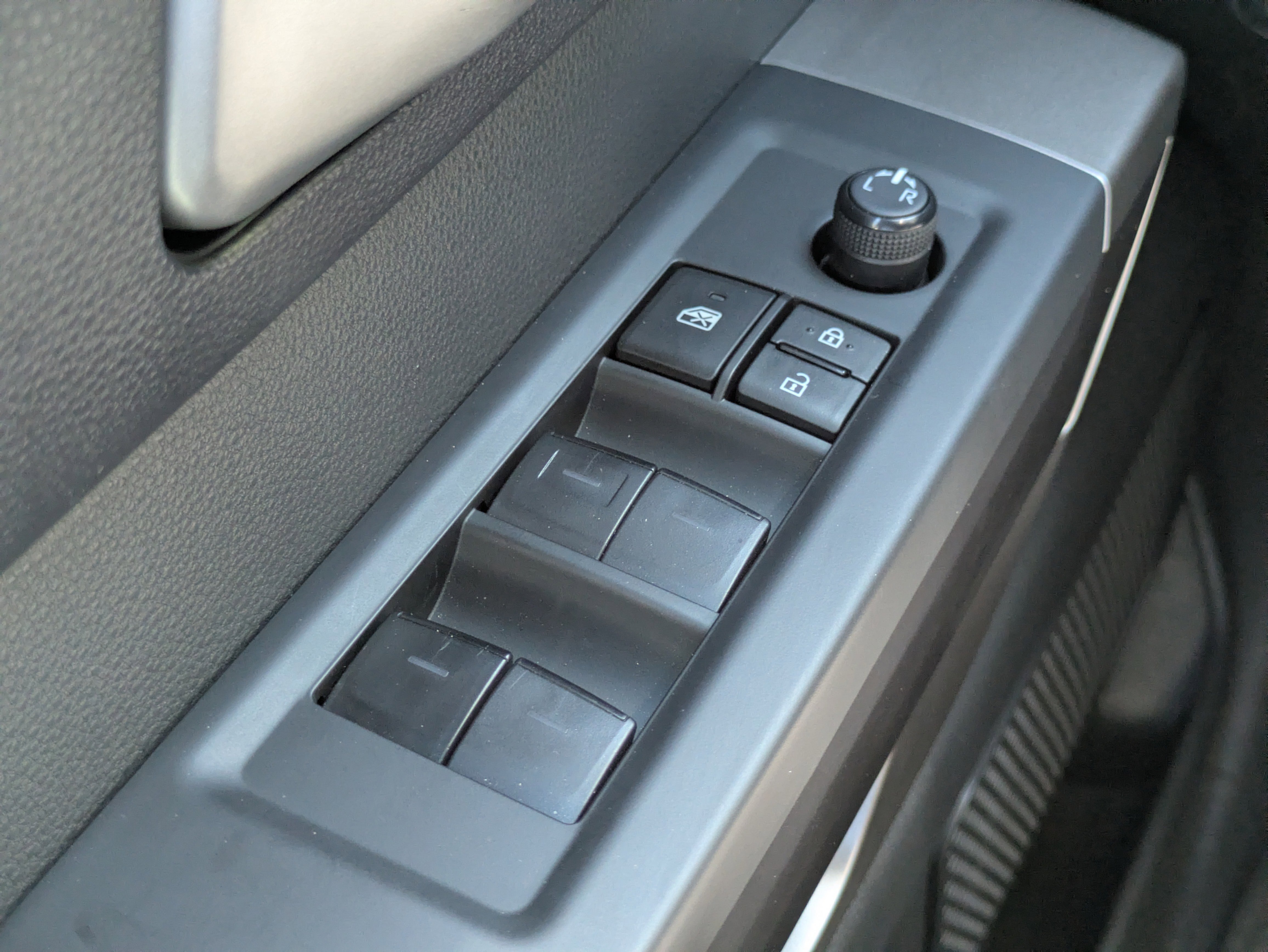 Used 2025 Toyota Tundra SR5 AWD/4WD image 30