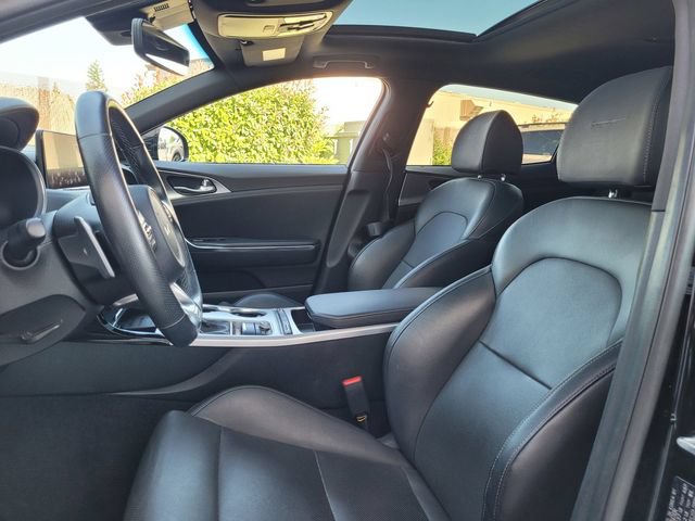 Certified 2022 Kia Stinger GT1 AWD/4WD image 13