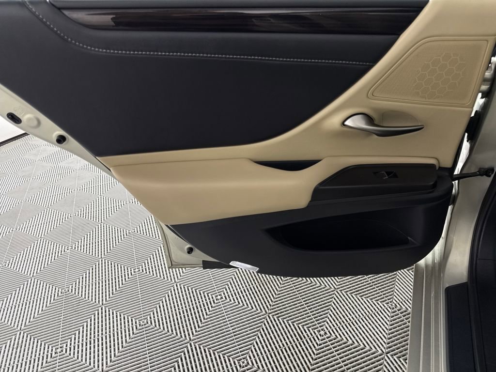 Used 2021 Lexus ES 350 w/ Premium Package image 12