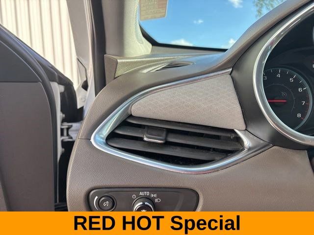 Used 2021 Chevrolet Malibu LT image 19