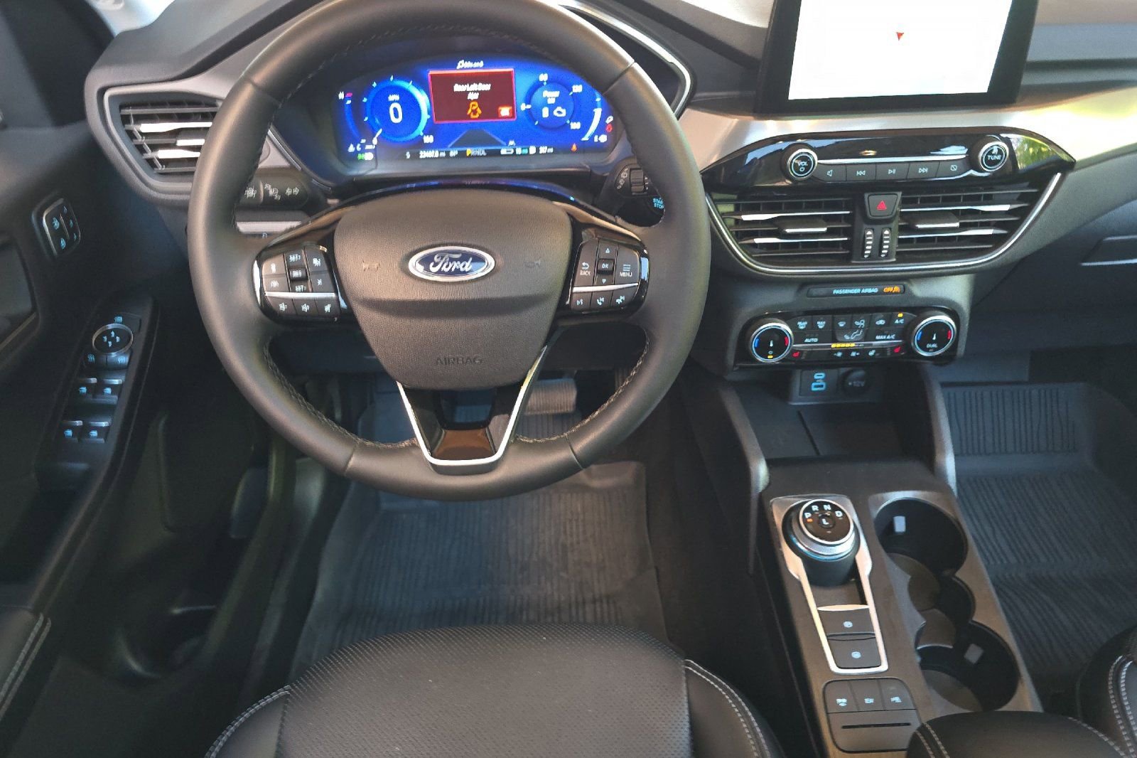 Used 2022 Ford Escape Titanium w/ Class II Trailer Tow Package image 15