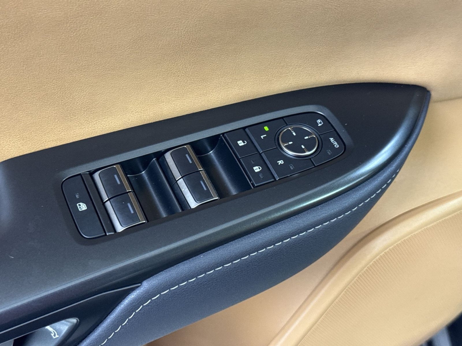 Used 2024 Lexus RZ 300e Premium w/ Accessory Package (Z1) FWD image 27