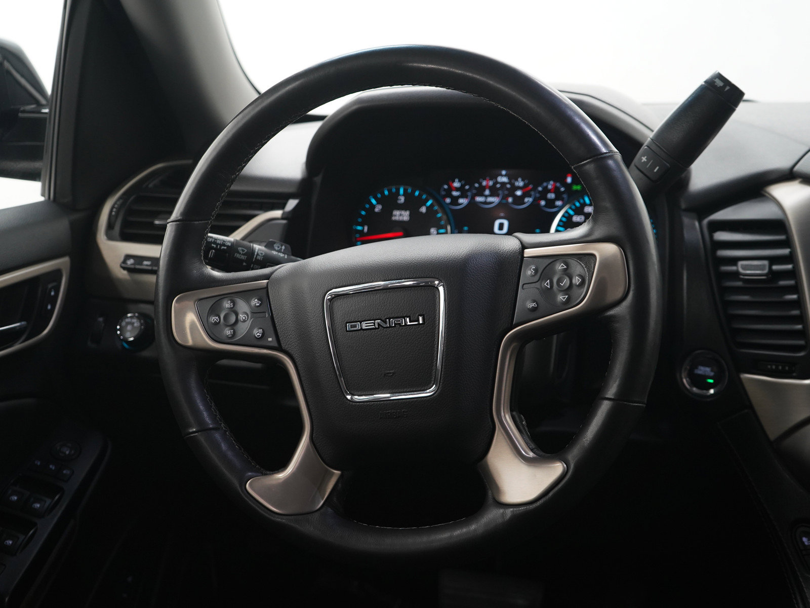 Used 2018 GMC Yukon Denali AWD/4WD image 20