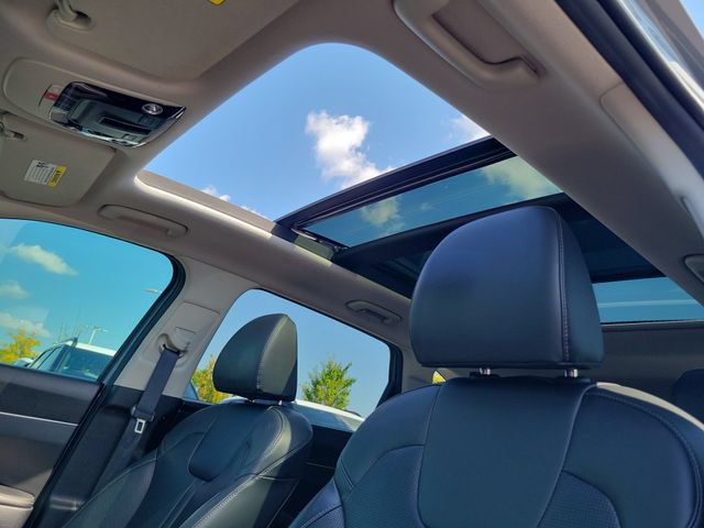 Certified 2024 Kia Sorento S w/ Panoramic Sunroof Package FWD image 15
