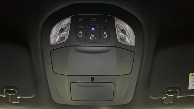 Used 2024 Chrysler Pacifica Select image 39