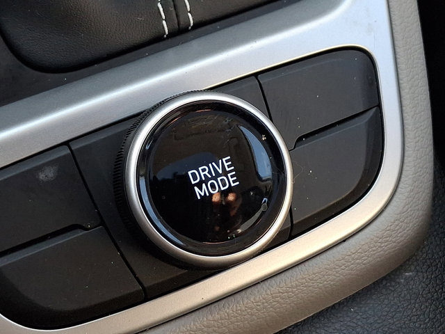 Certified 2024 Hyundai Venue SEL image 24