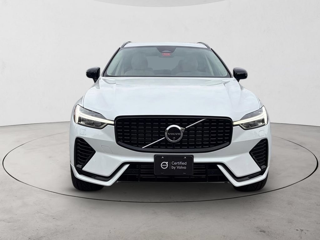Certified 2025 Volvo XC60 T8 Plus AWD/4WD image 10