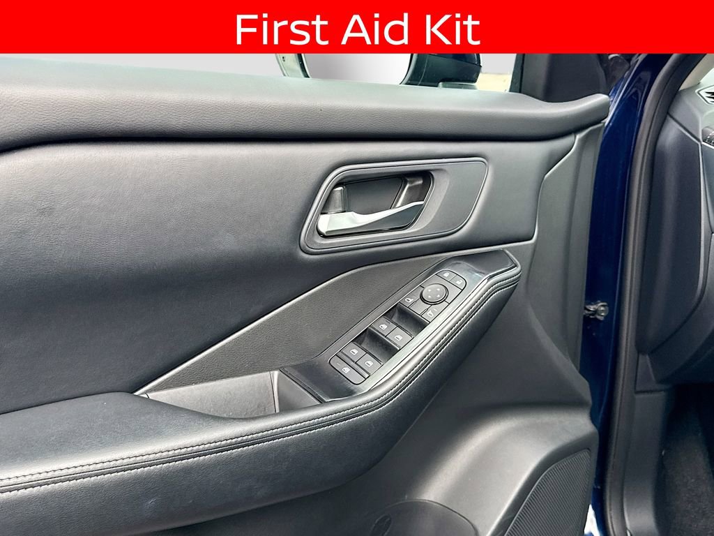 Used 2025 Nissan Rogue SV image 20