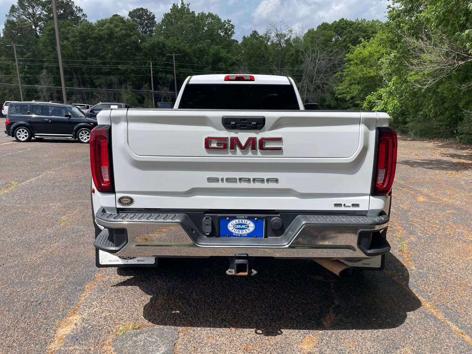 Used 2022 GMC Sierra 3500 SLE w/ SLE Convenience Package AWD/4WD image 4