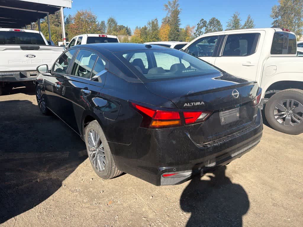 Used 2025 Nissan Altima 2.5 SV AWD/4WD image 3